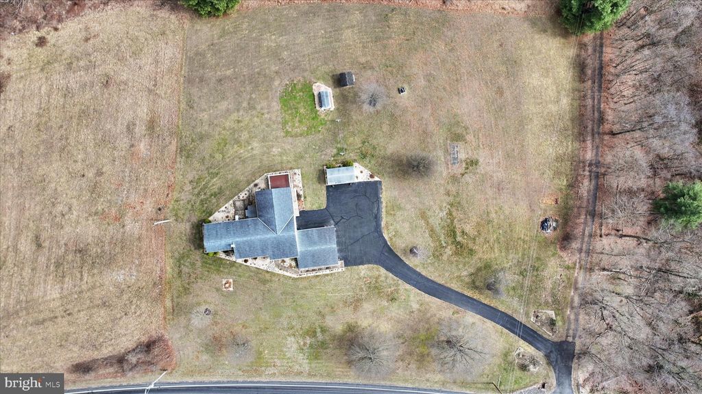 Photo of 3 Coleman Road, HEGINS, PA 17938 (MLS # PASK2026004)