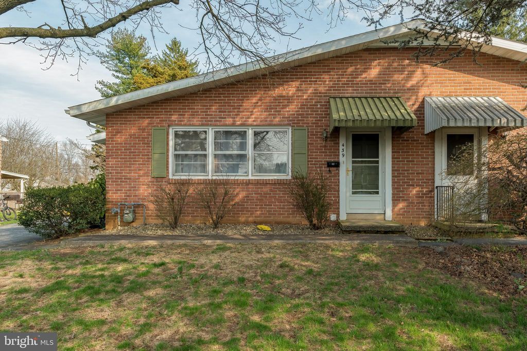 Photo of 439 W MARION ST, LITITZ, PA 17543 (MLS # PALA2033162)