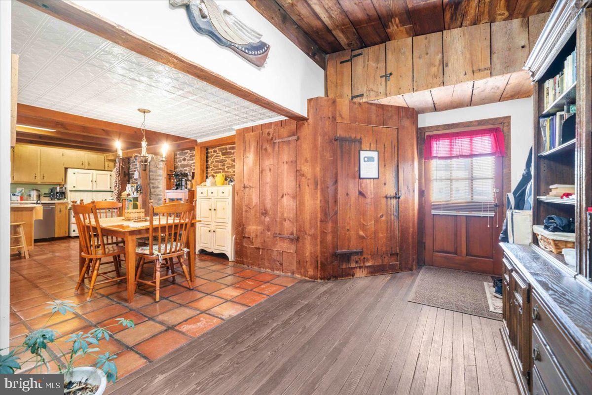 378 RICHLANDTOWN PIKE