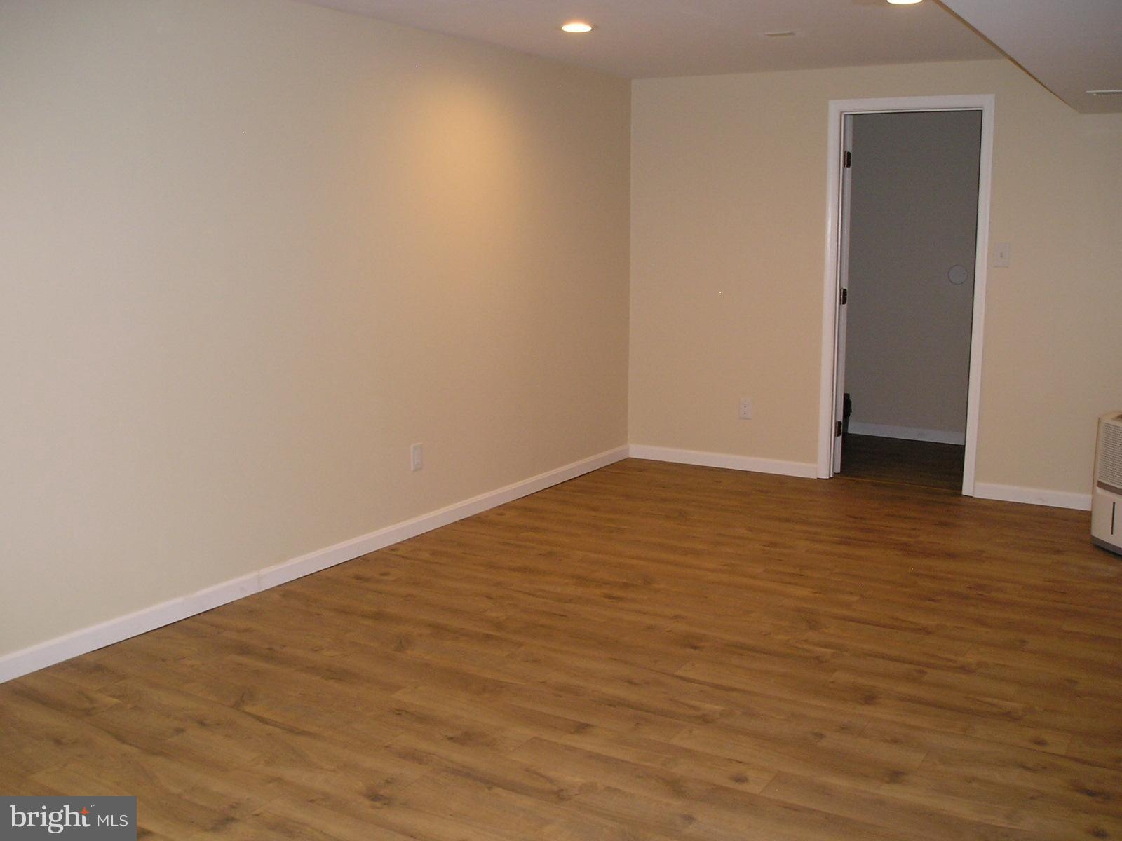 MONTEREY ESTATES - Residential Lease