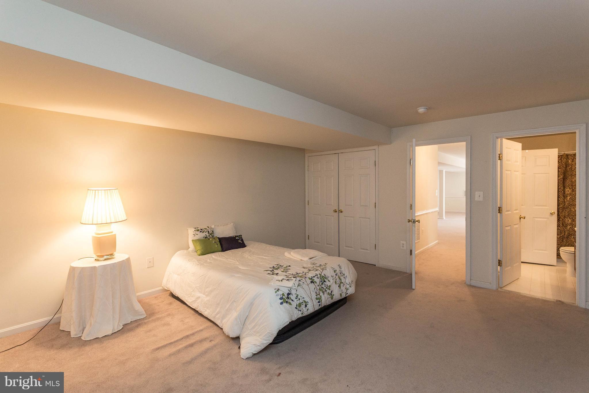 SARATOGA HUNT - Residential