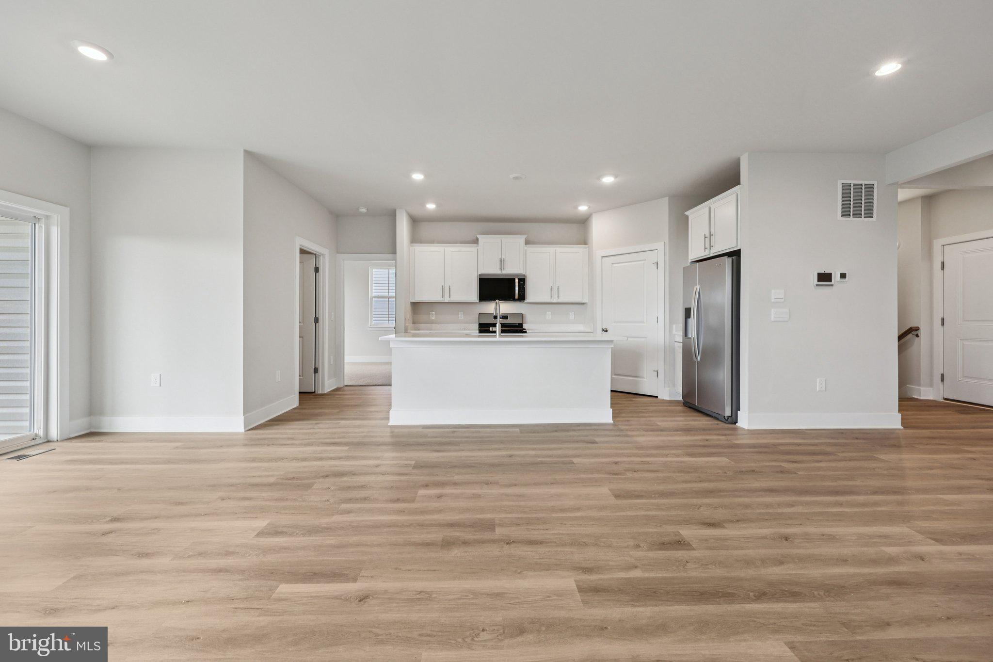 WILLOW RUN - Residential