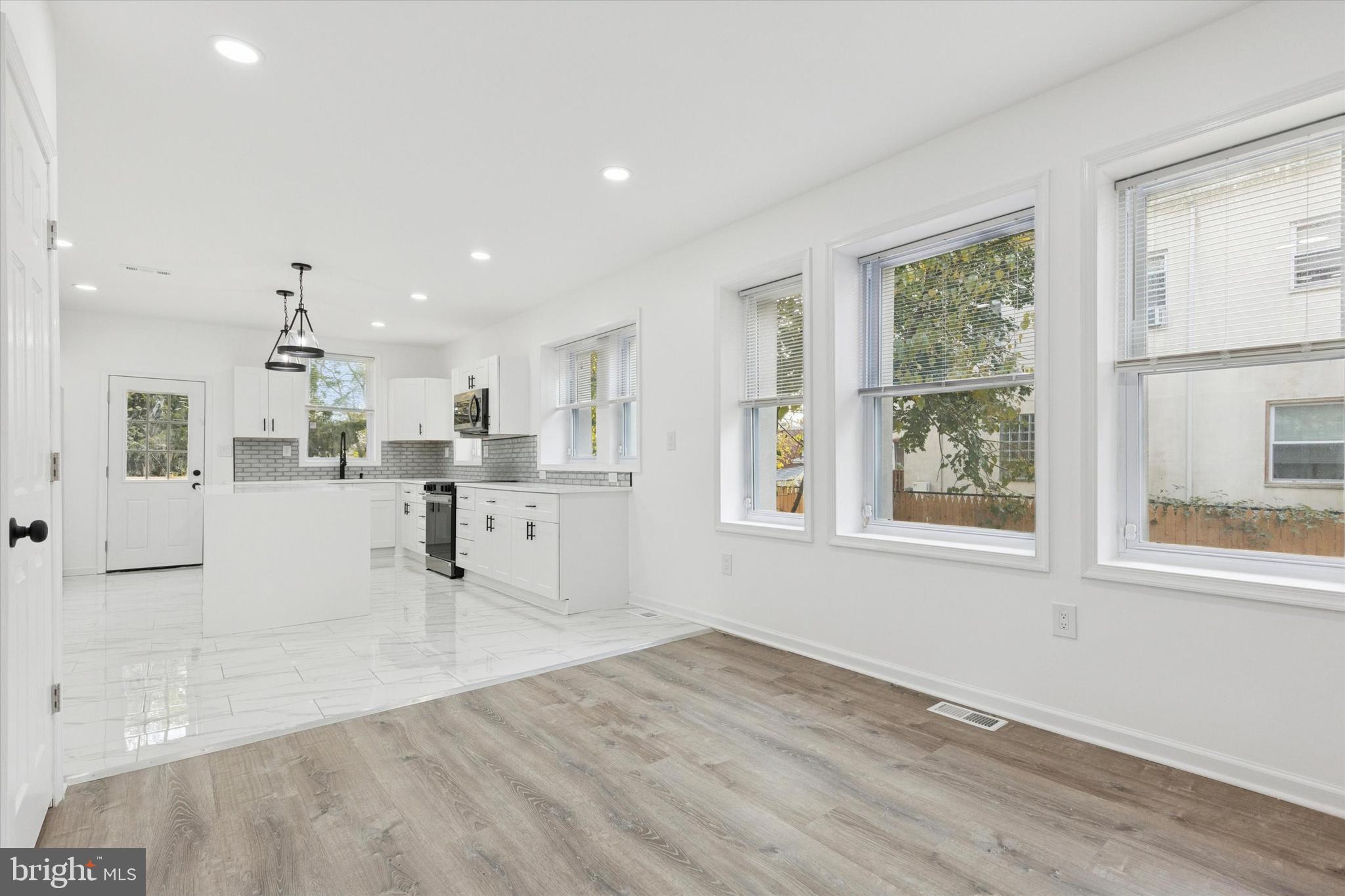 WEST OAK LANE - Residential