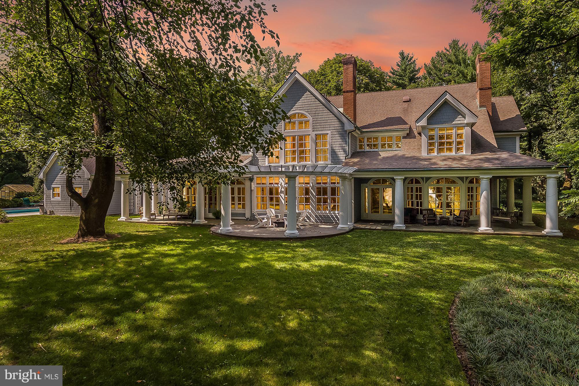 SHADOW POINT - Residential