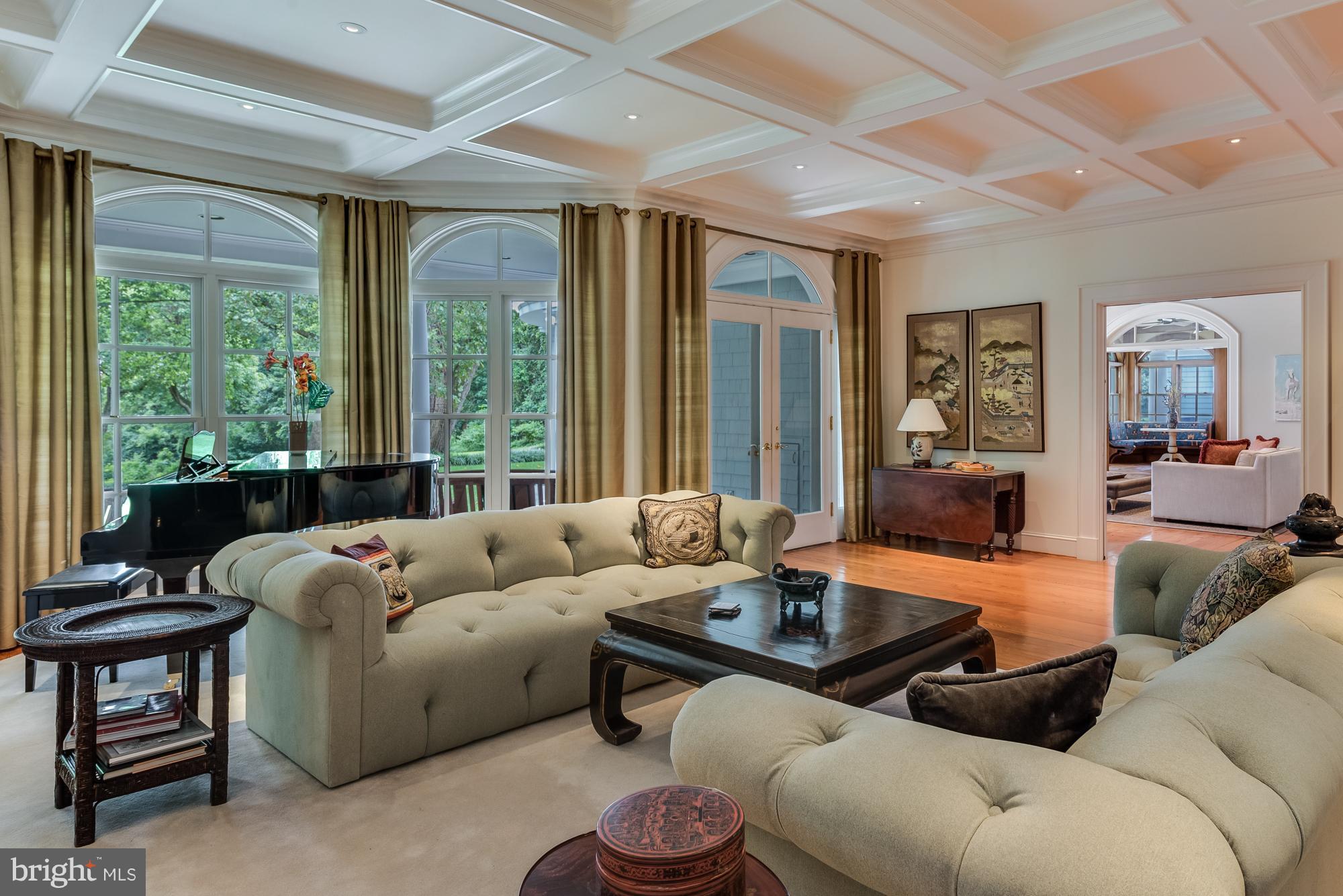 SHADOW POINT - Residential