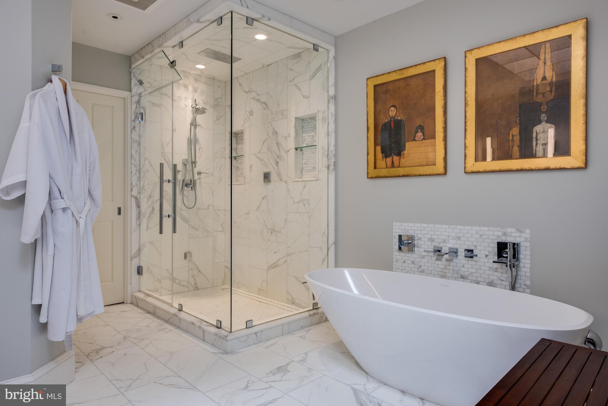 SHADOW POINT - Residential