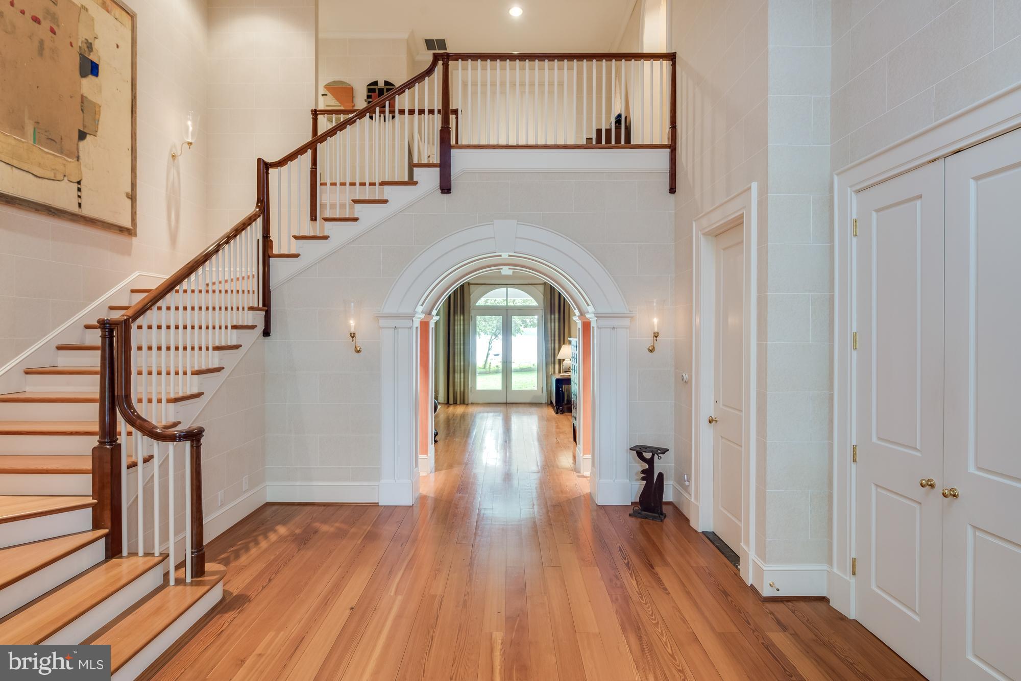 SHADOW POINT - Residential