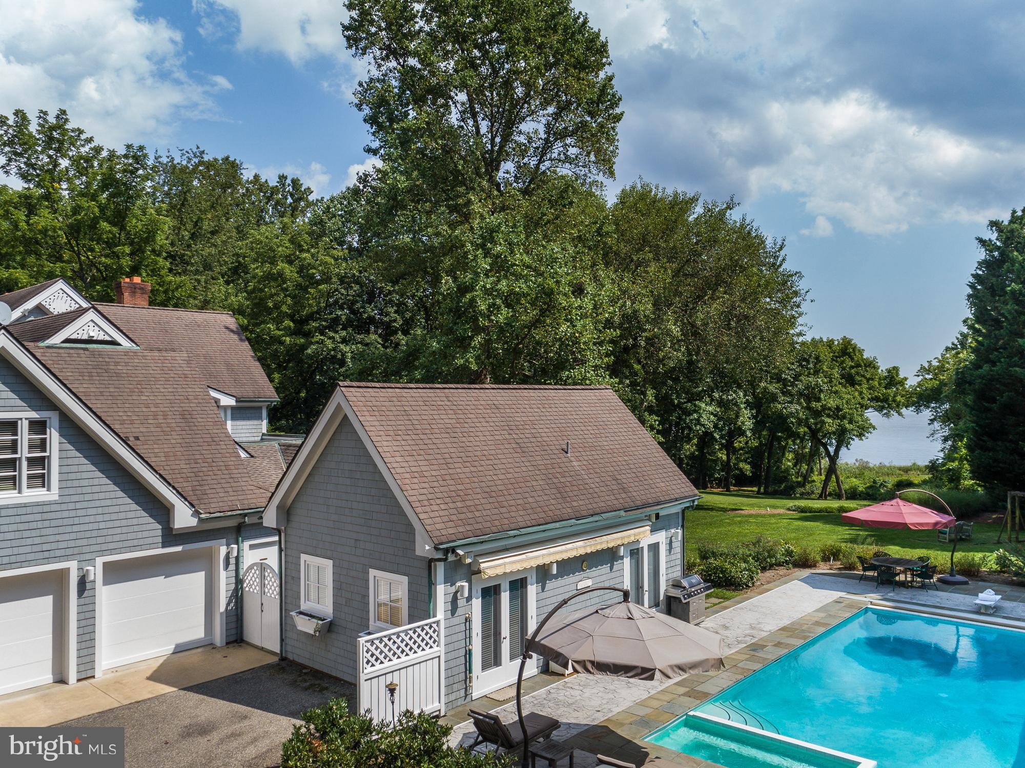 SHADOW POINT - Residential