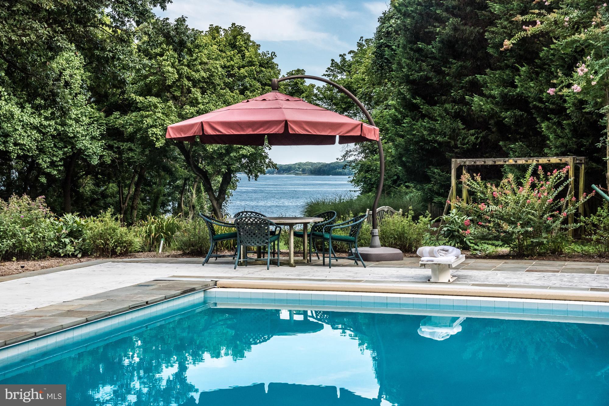 SHADOW POINT - Residential