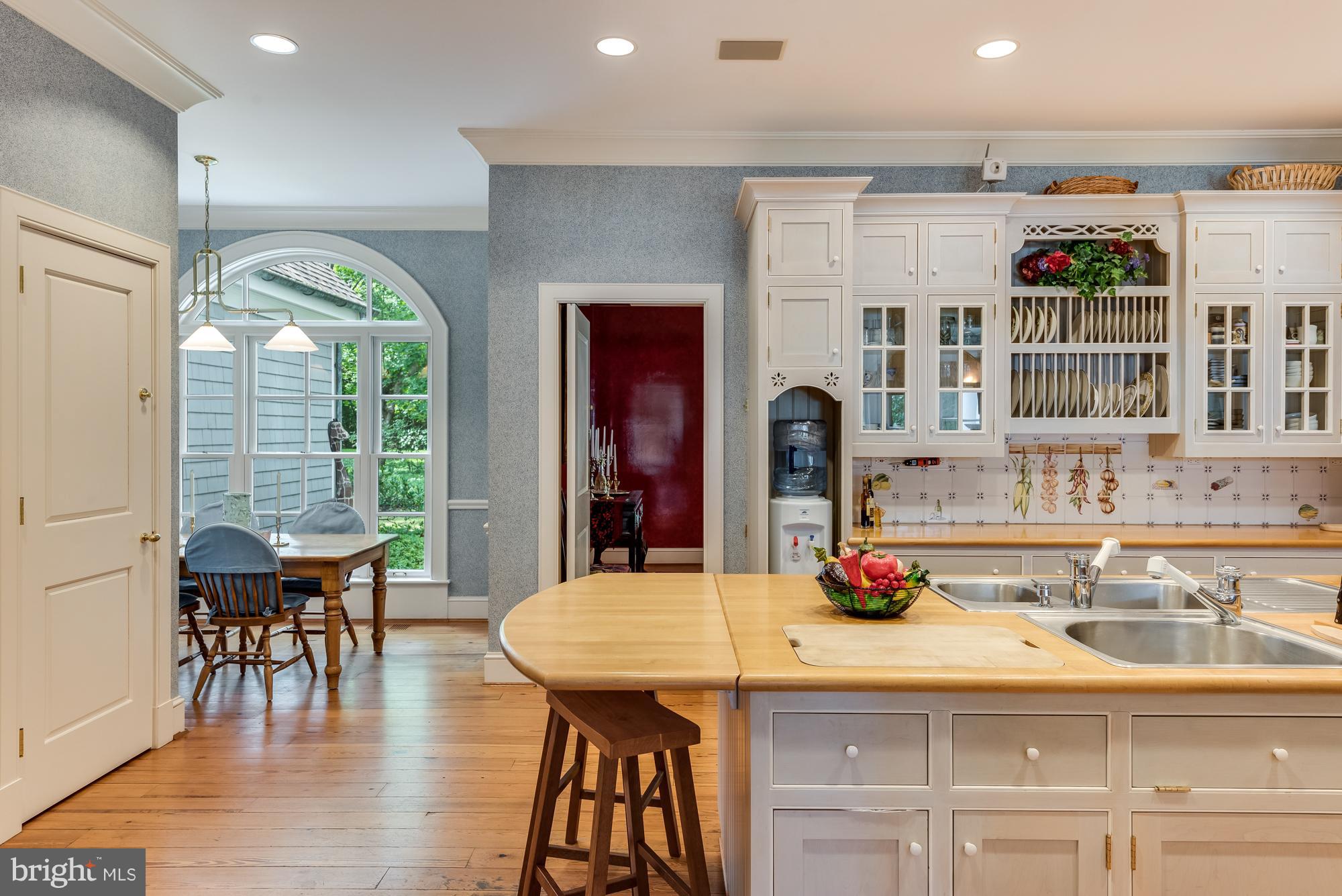 SHADOW POINT - Residential