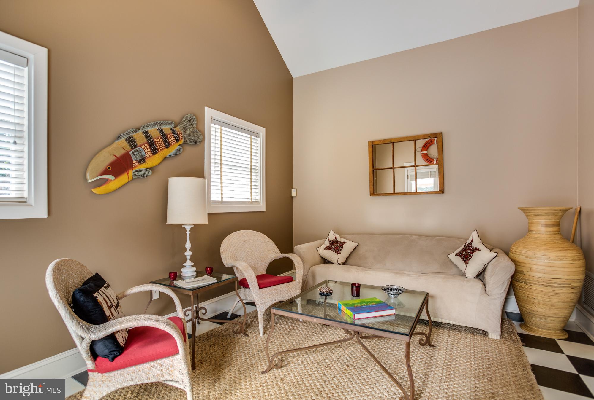 SHADOW POINT - Residential