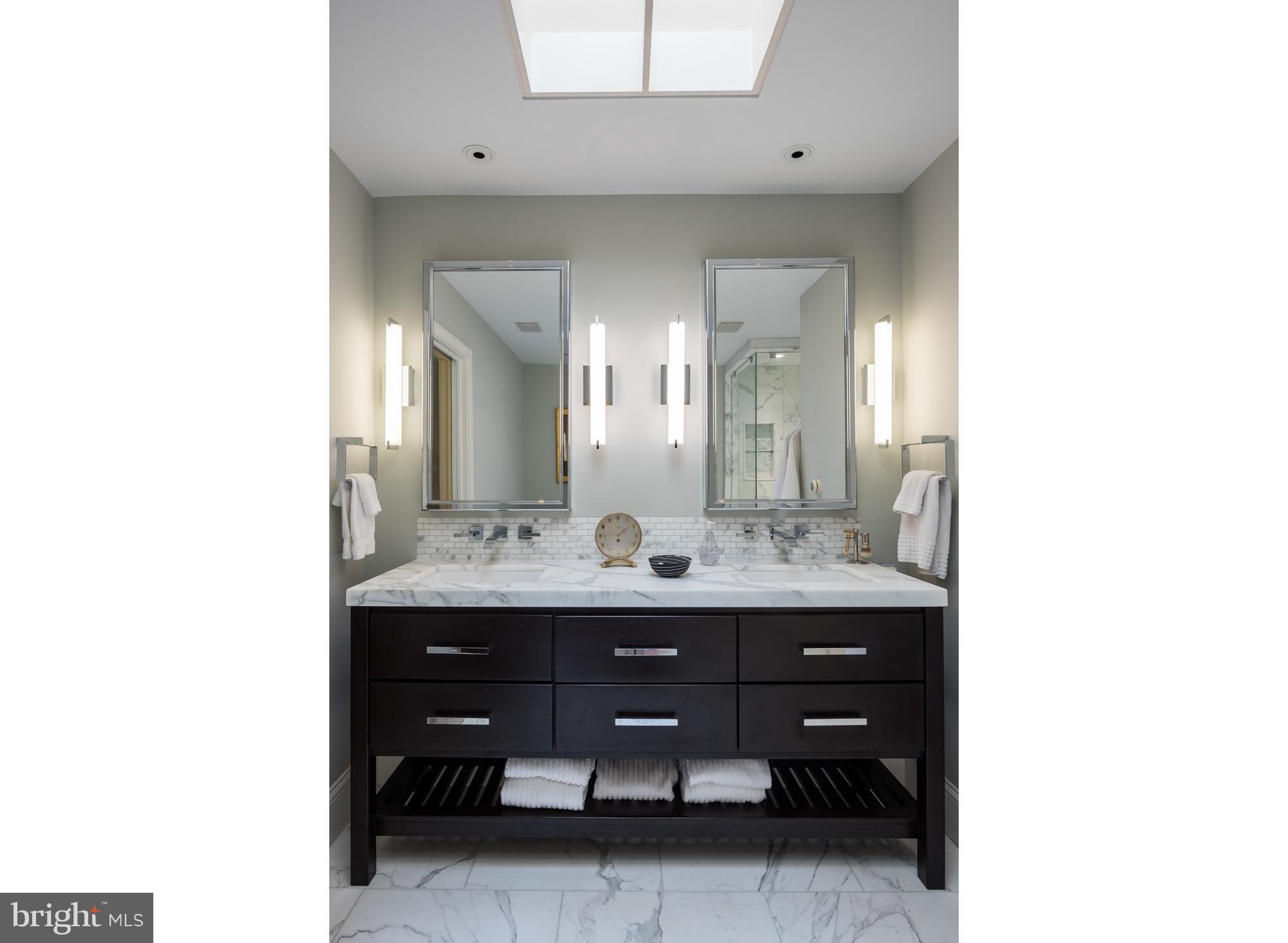 SHADOW POINT - Residential