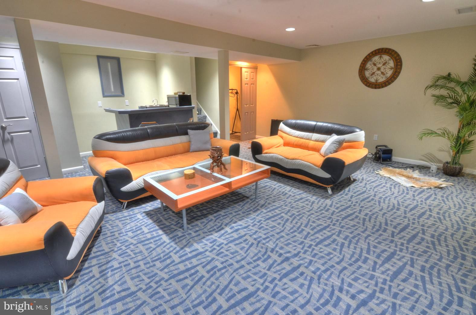 PLEASANT VALLEY - Residential Lease