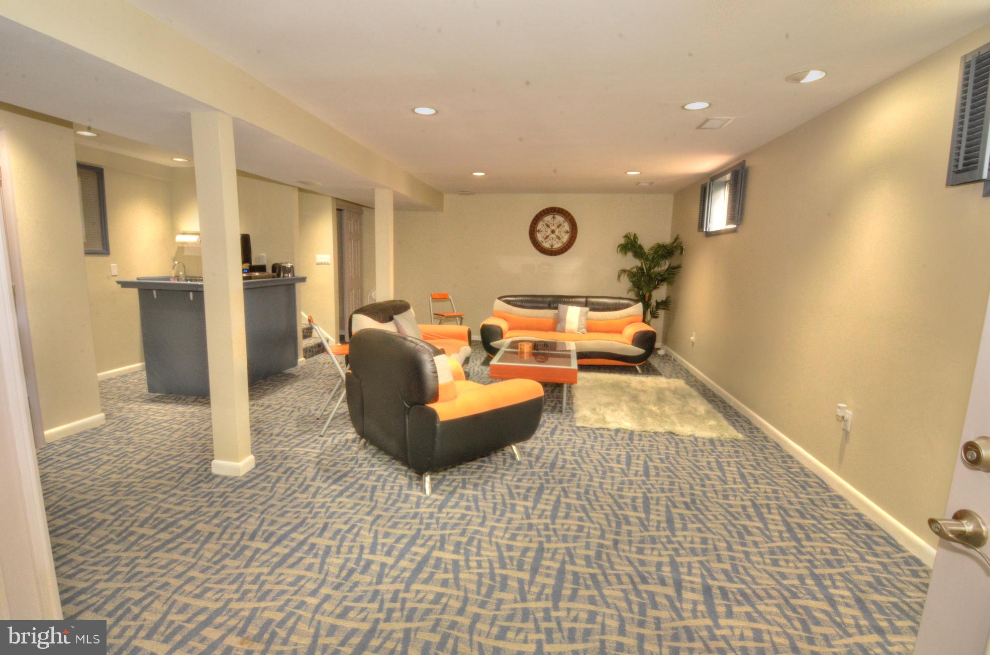 PLEASANT VALLEY - Residential Lease