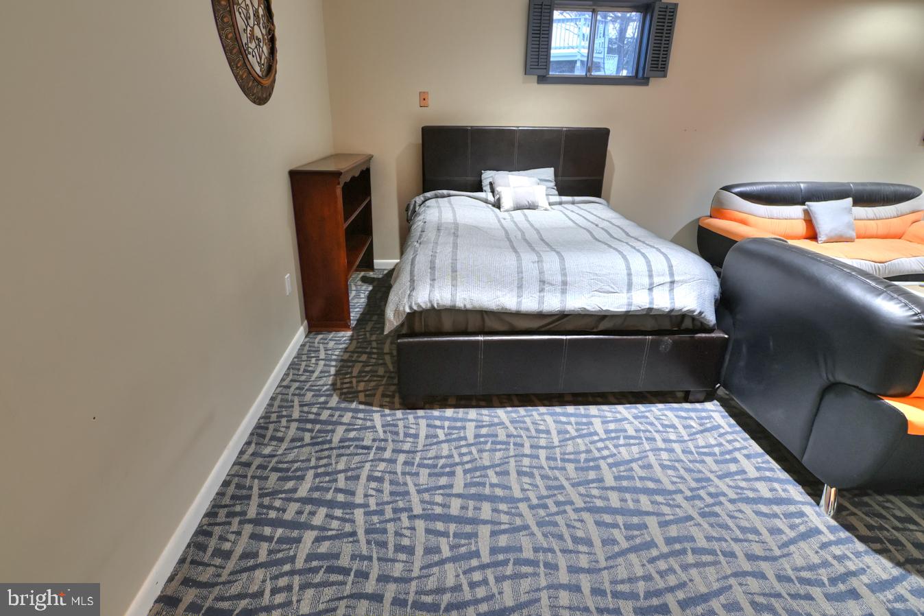 PLEASANT VALLEY - Residential Lease