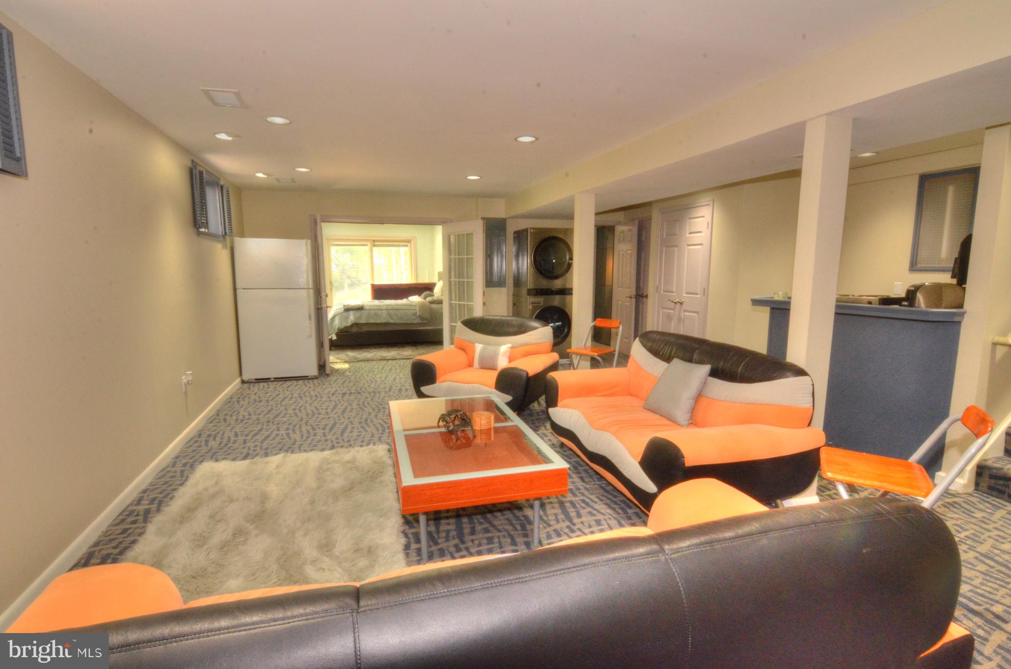 PLEASANT VALLEY - Residential Lease