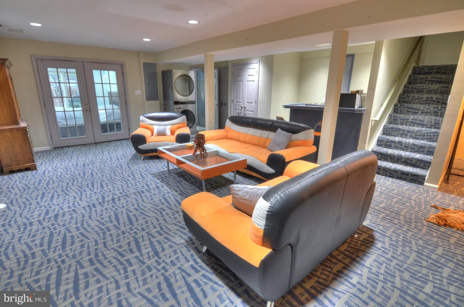 PLEASANT VALLEY - Residential Lease