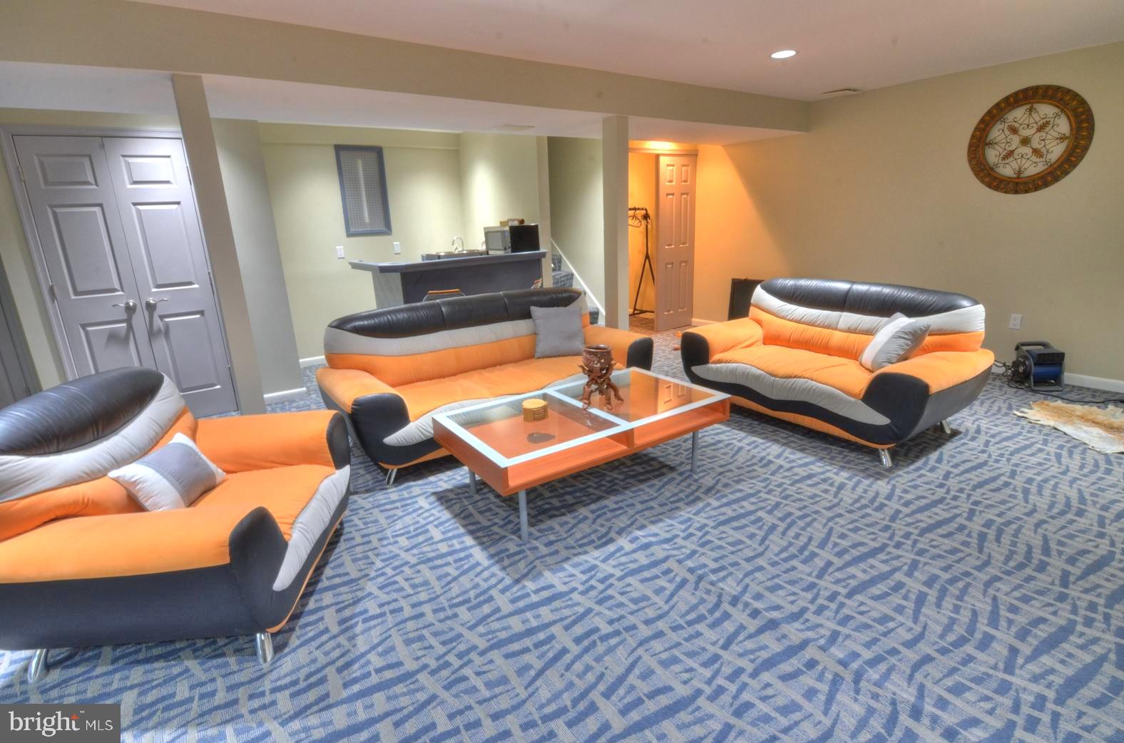 PLEASANT VALLEY - Residential Lease