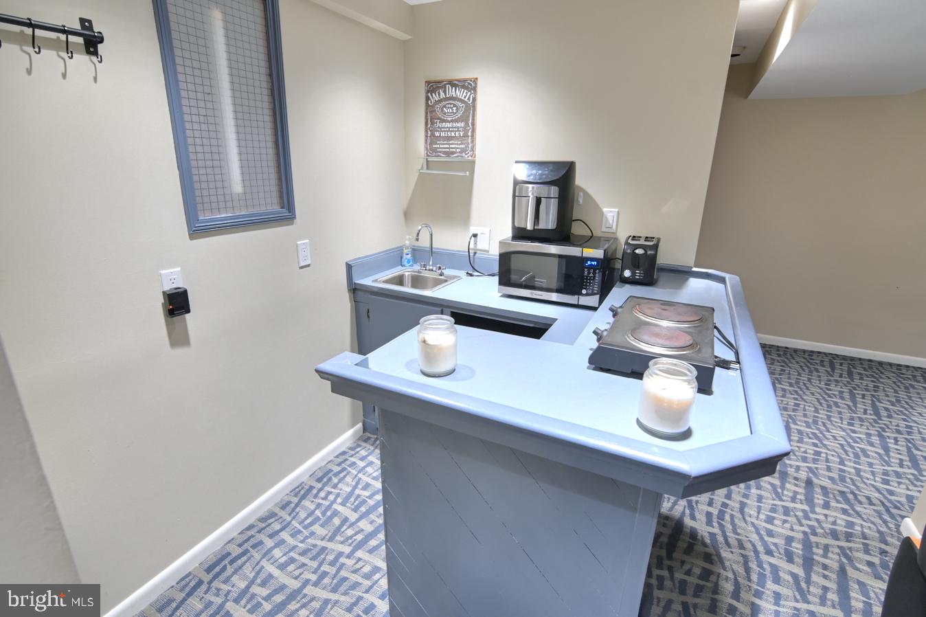 PLEASANT VALLEY - Residential Lease