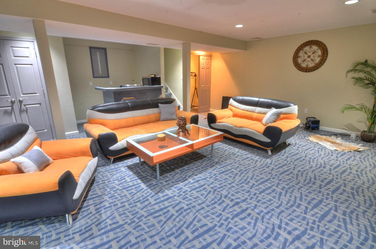 PLEASANT VALLEY - Residential Lease