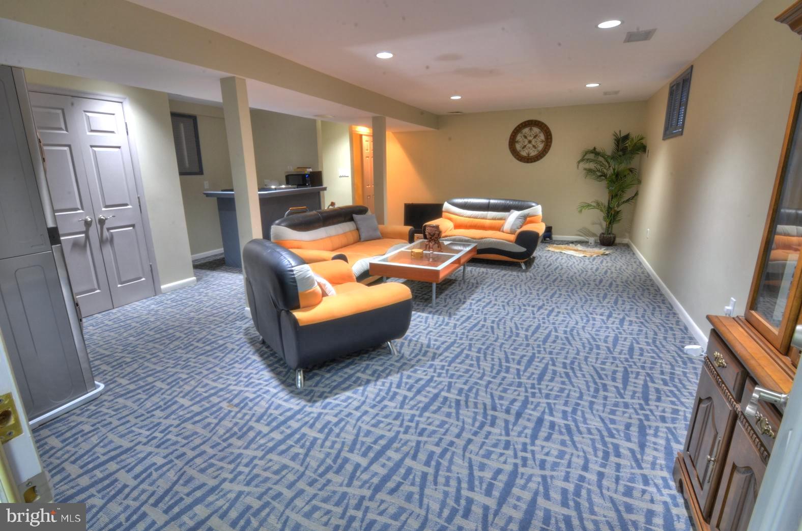 PLEASANT VALLEY - Residential Lease