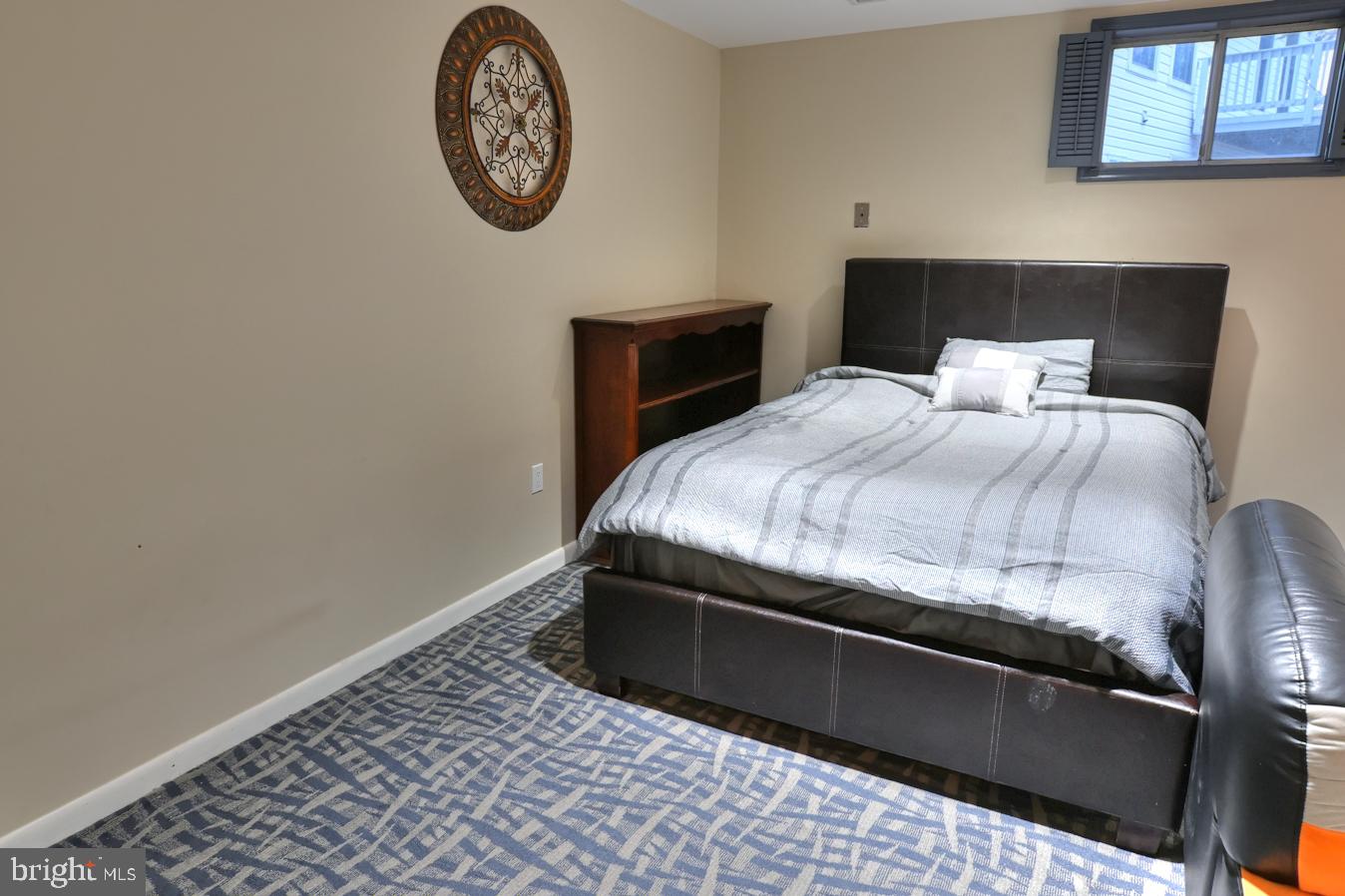 PLEASANT VALLEY - Residential Lease