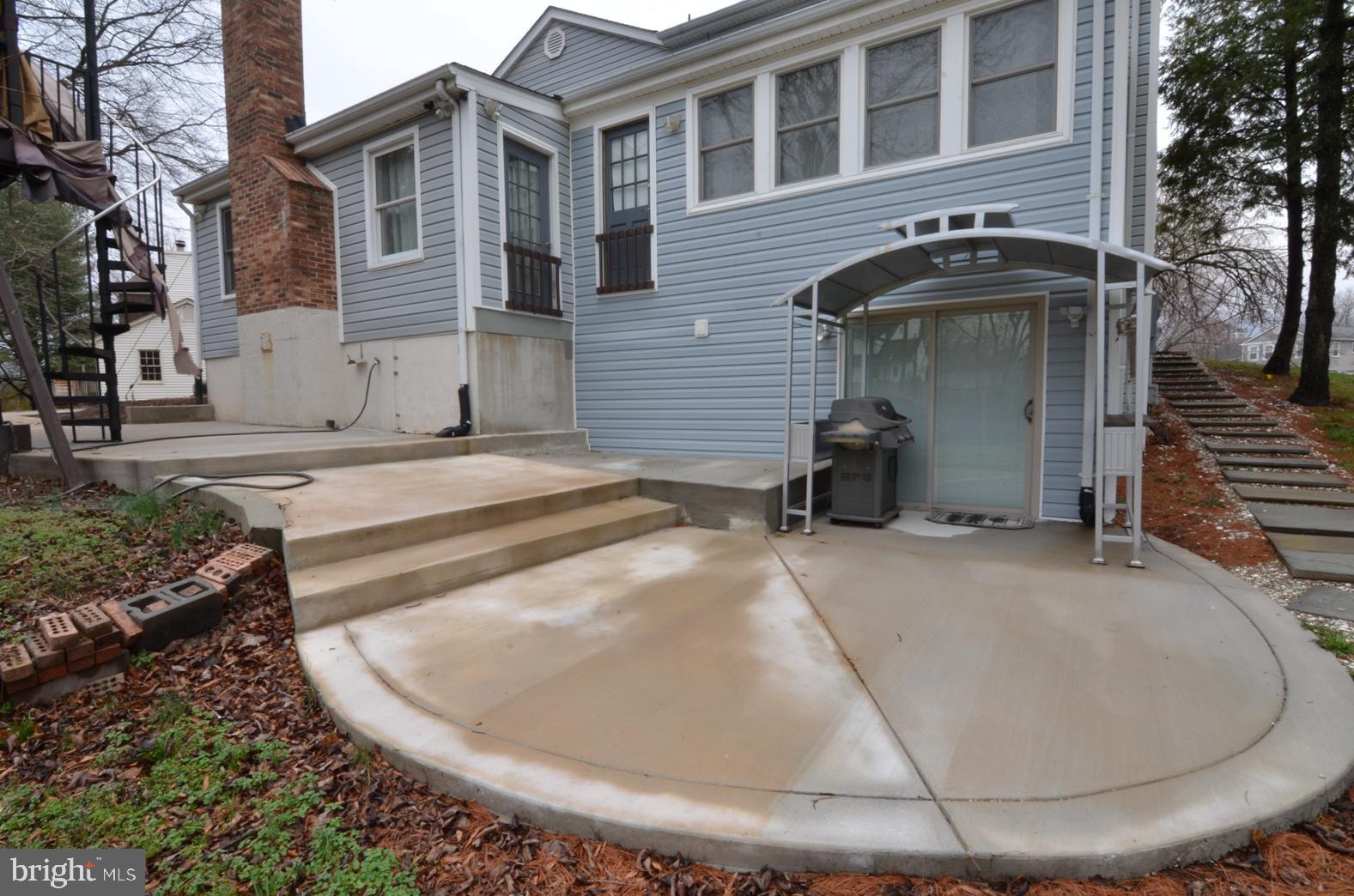 PLEASANT VALLEY - Residential Lease