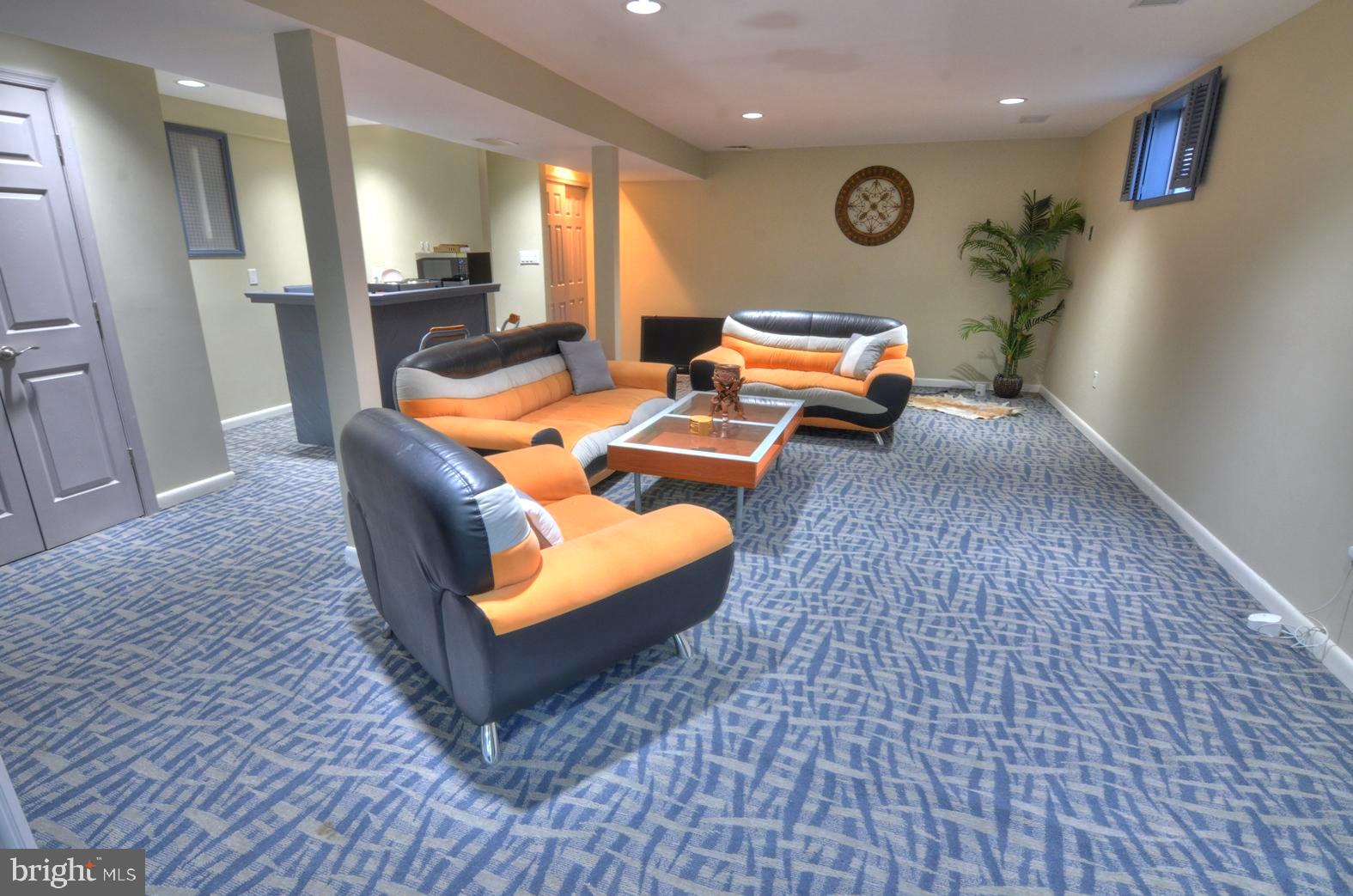 PLEASANT VALLEY - Residential Lease