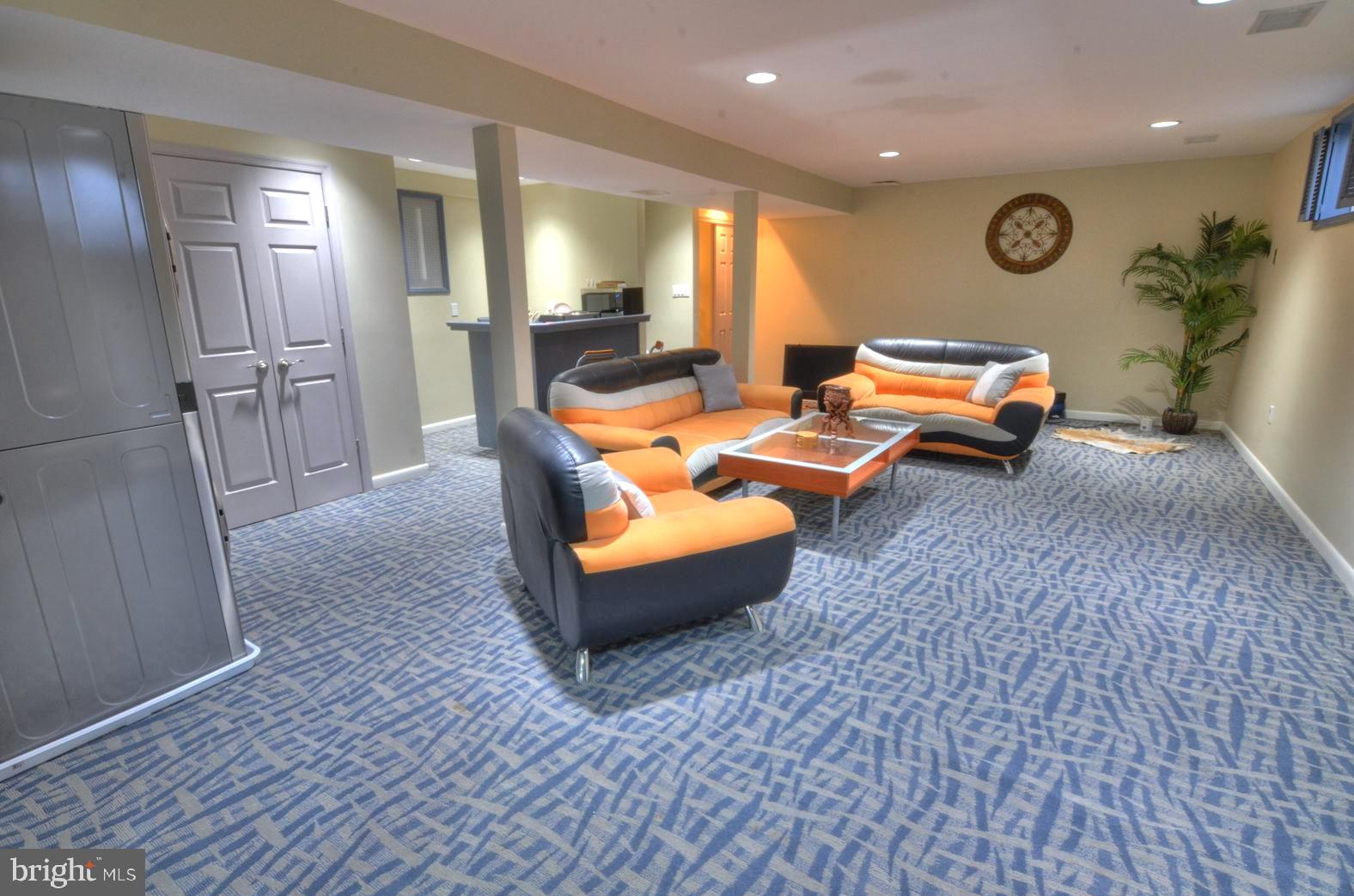 PLEASANT VALLEY - Residential Lease