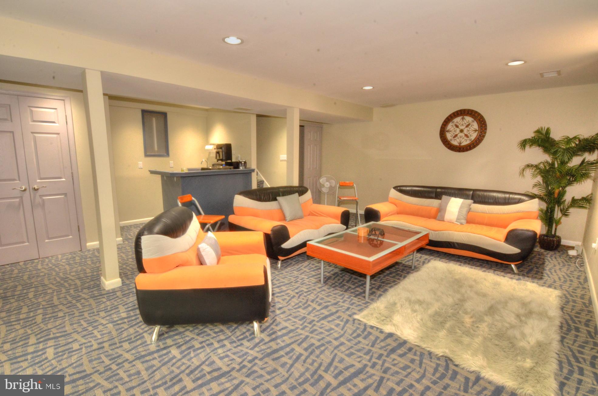 PLEASANT VALLEY - Residential Lease