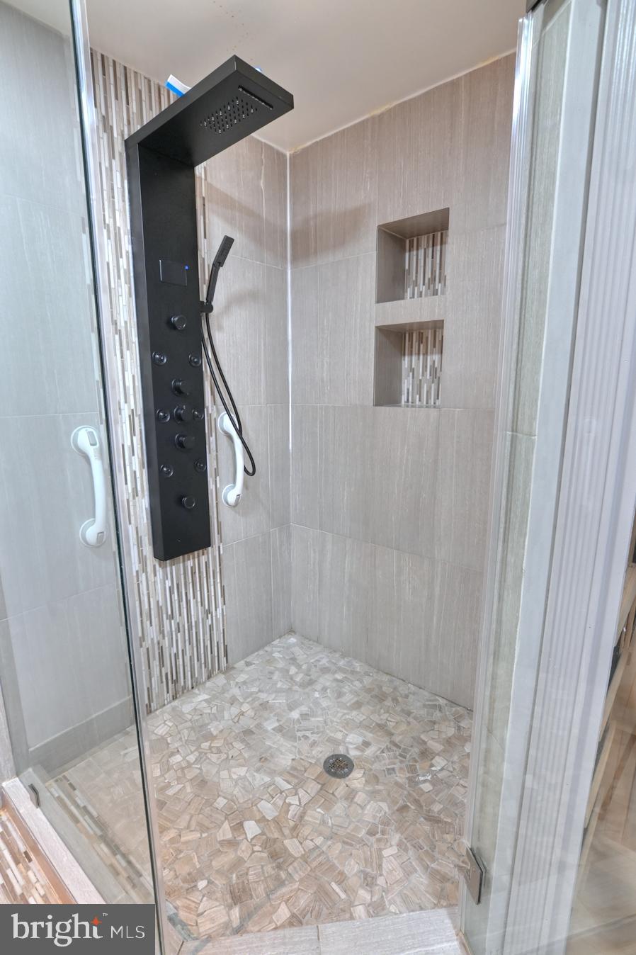 PLEASANT VALLEY - Residential Lease