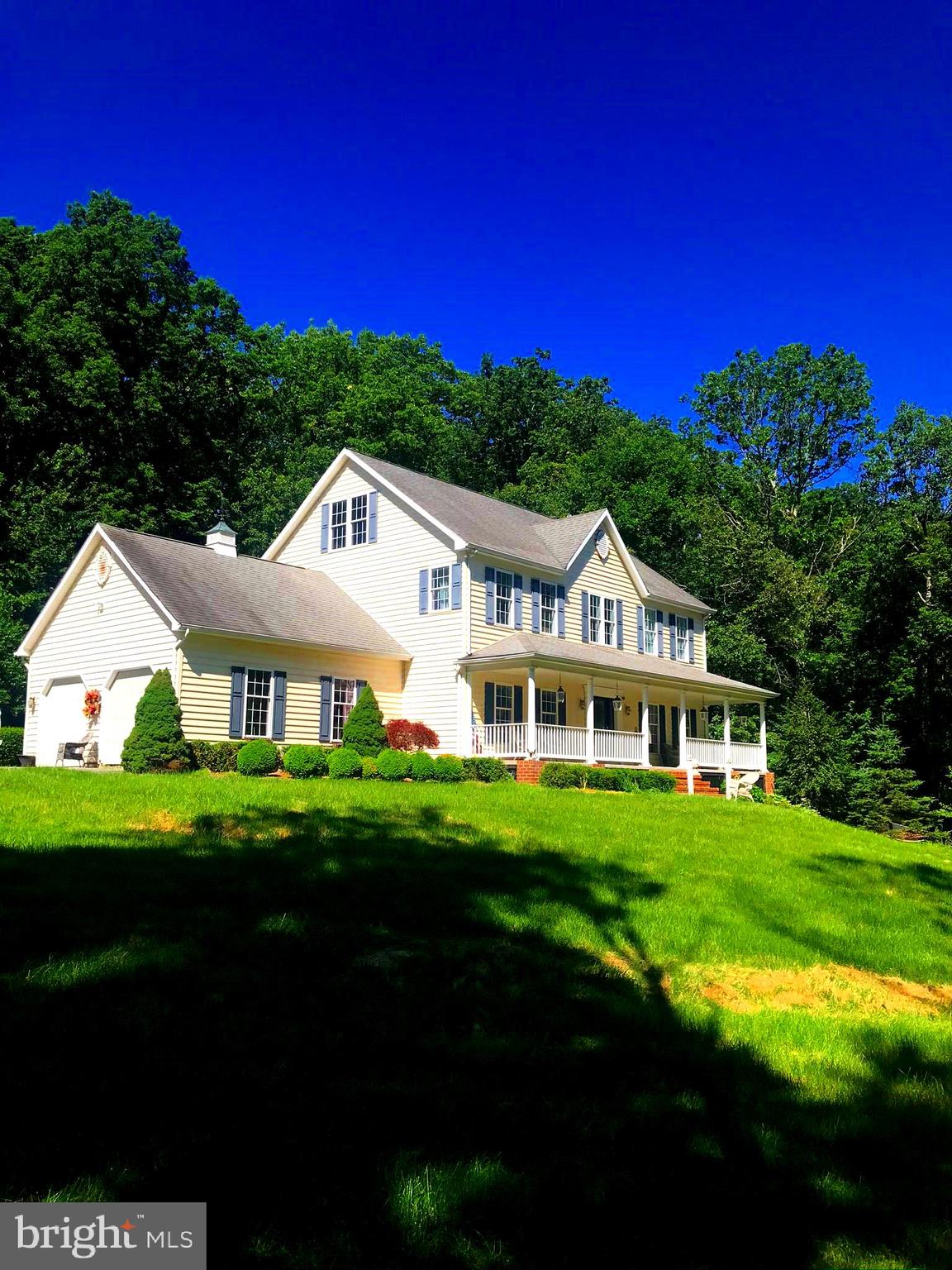 WHITE HALL - Residential