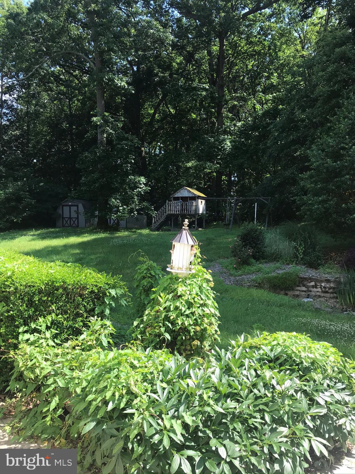 WHITE HALL - Residential