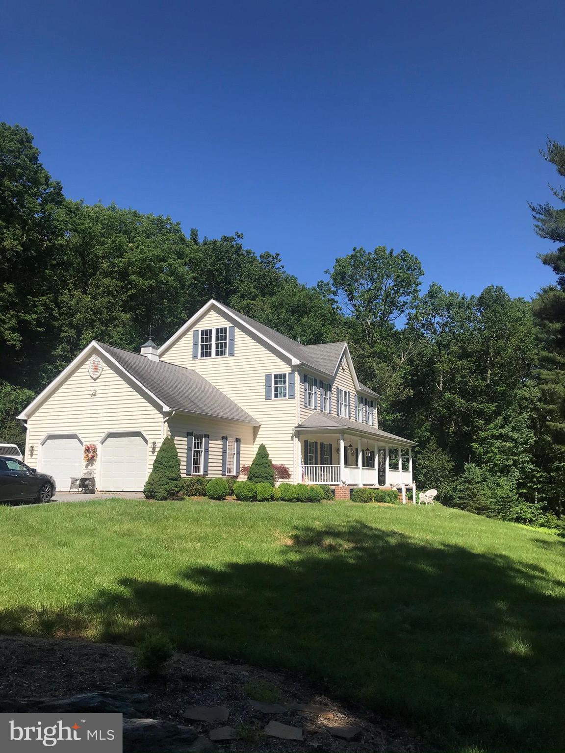 WHITE HALL - Residential