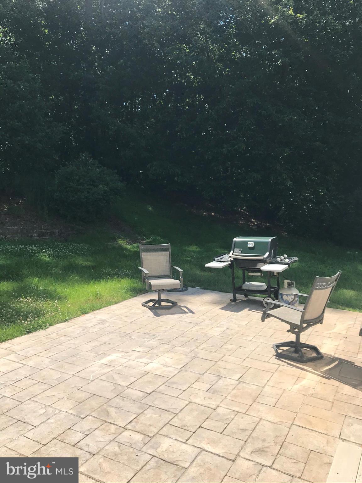 WHITE HALL - Residential