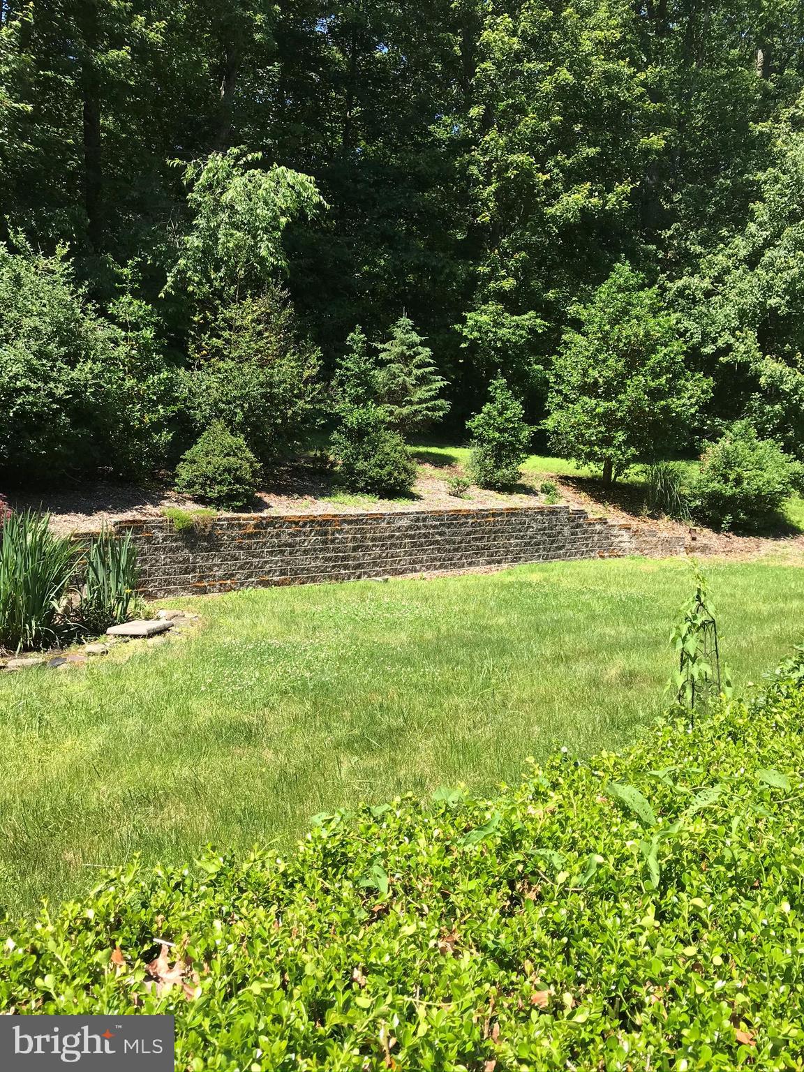 WHITE HALL - Residential