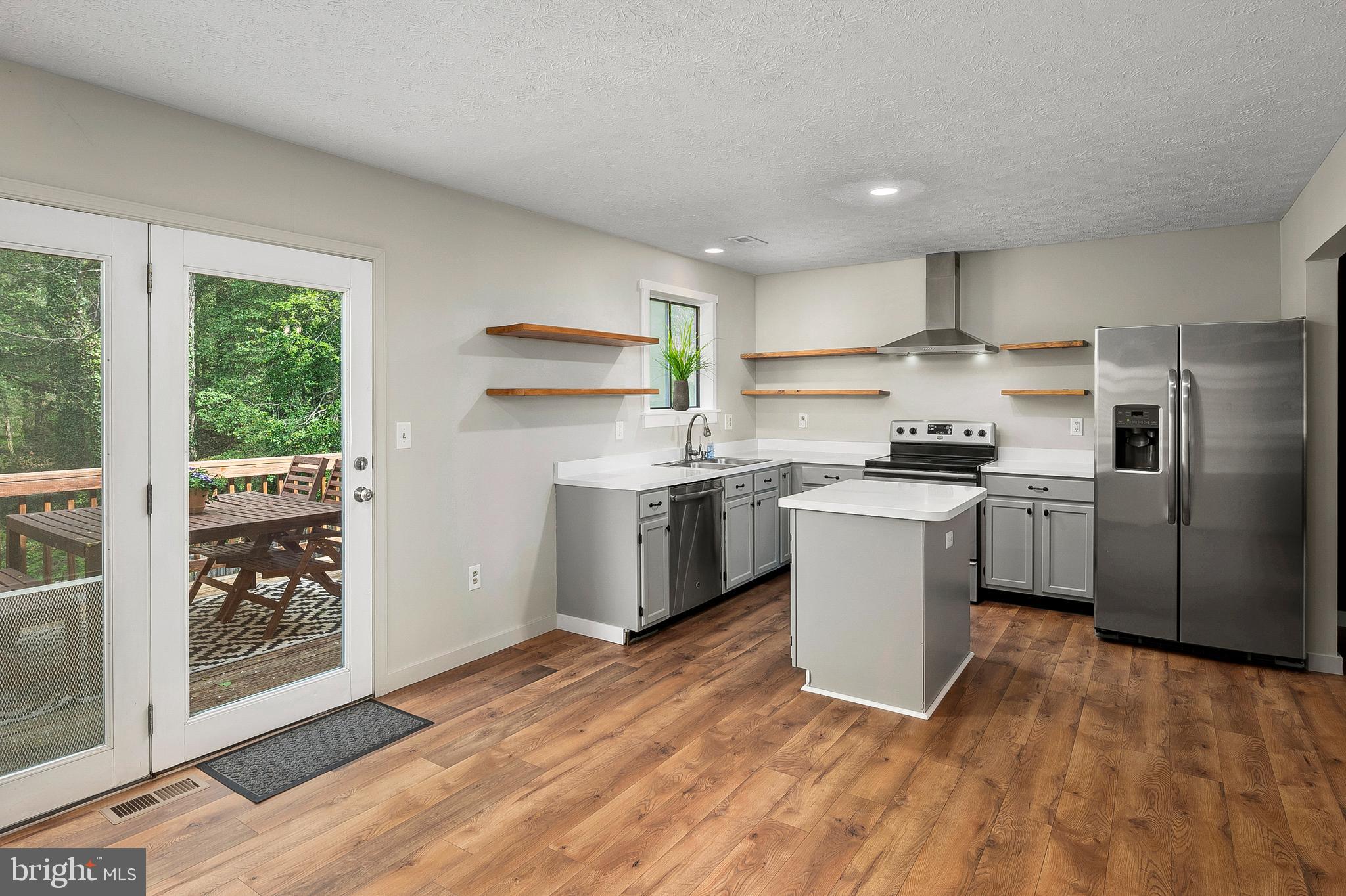 WALNUT RIDGE - Residential