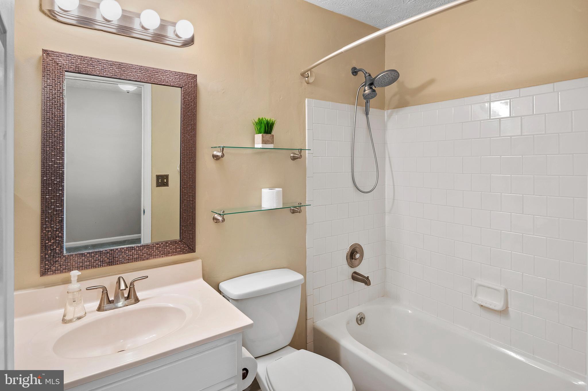 WALNUT RIDGE - Residential