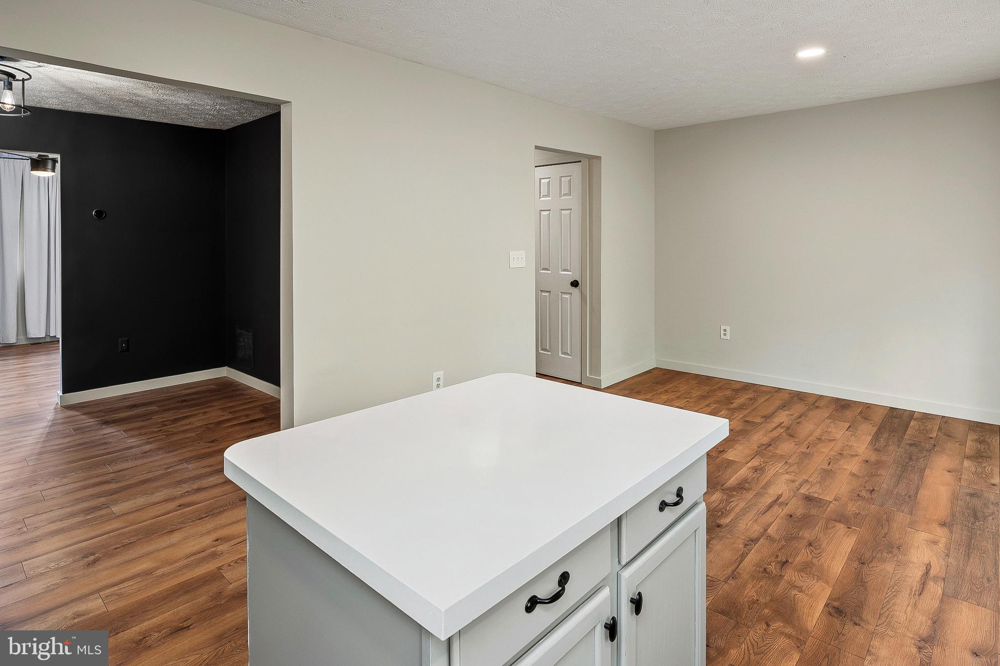 WALNUT RIDGE - Residential