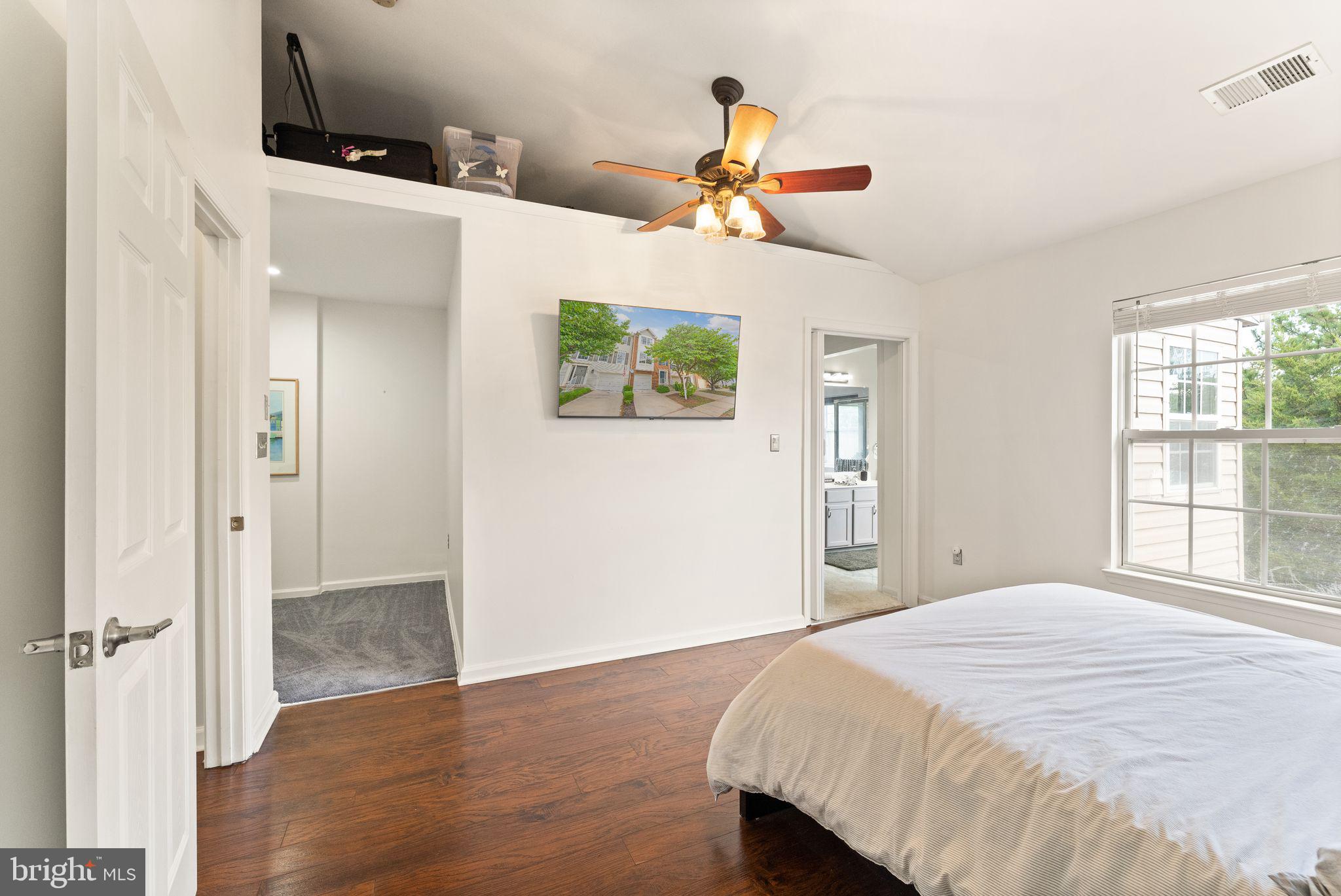 ASHBURN VILLAGE - Residential