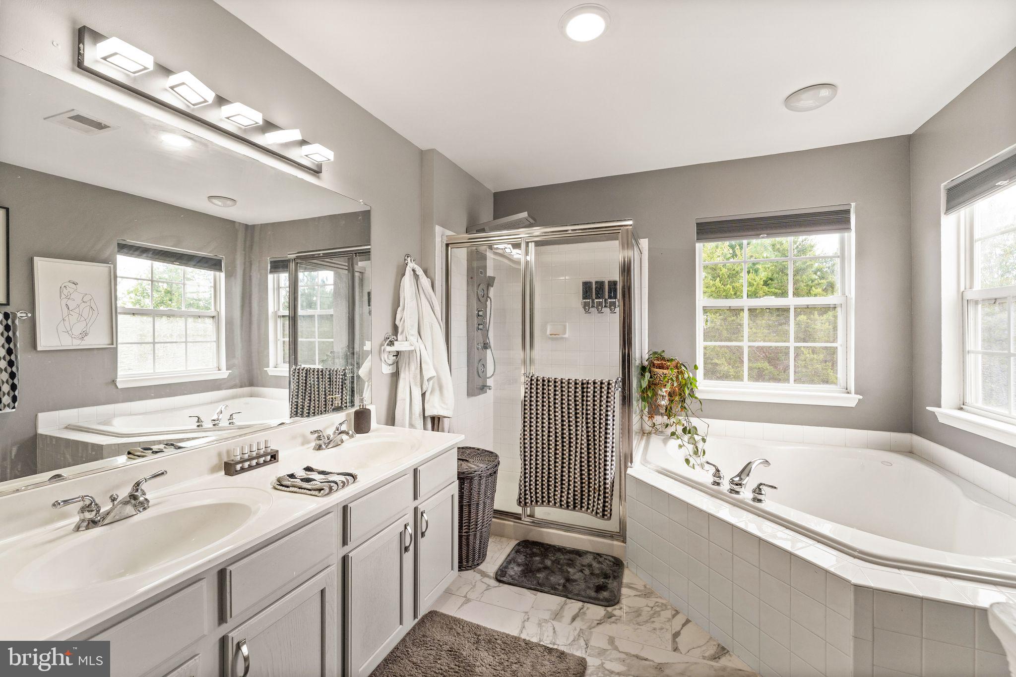 ASHBURN VILLAGE - Residential