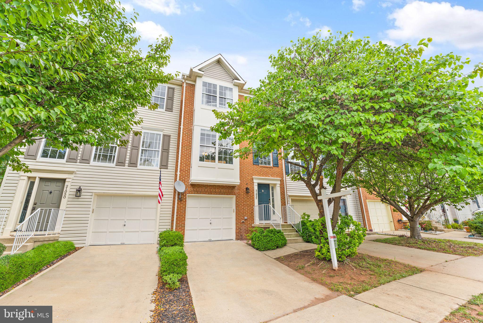 ASHBURN VILLAGE - Residential