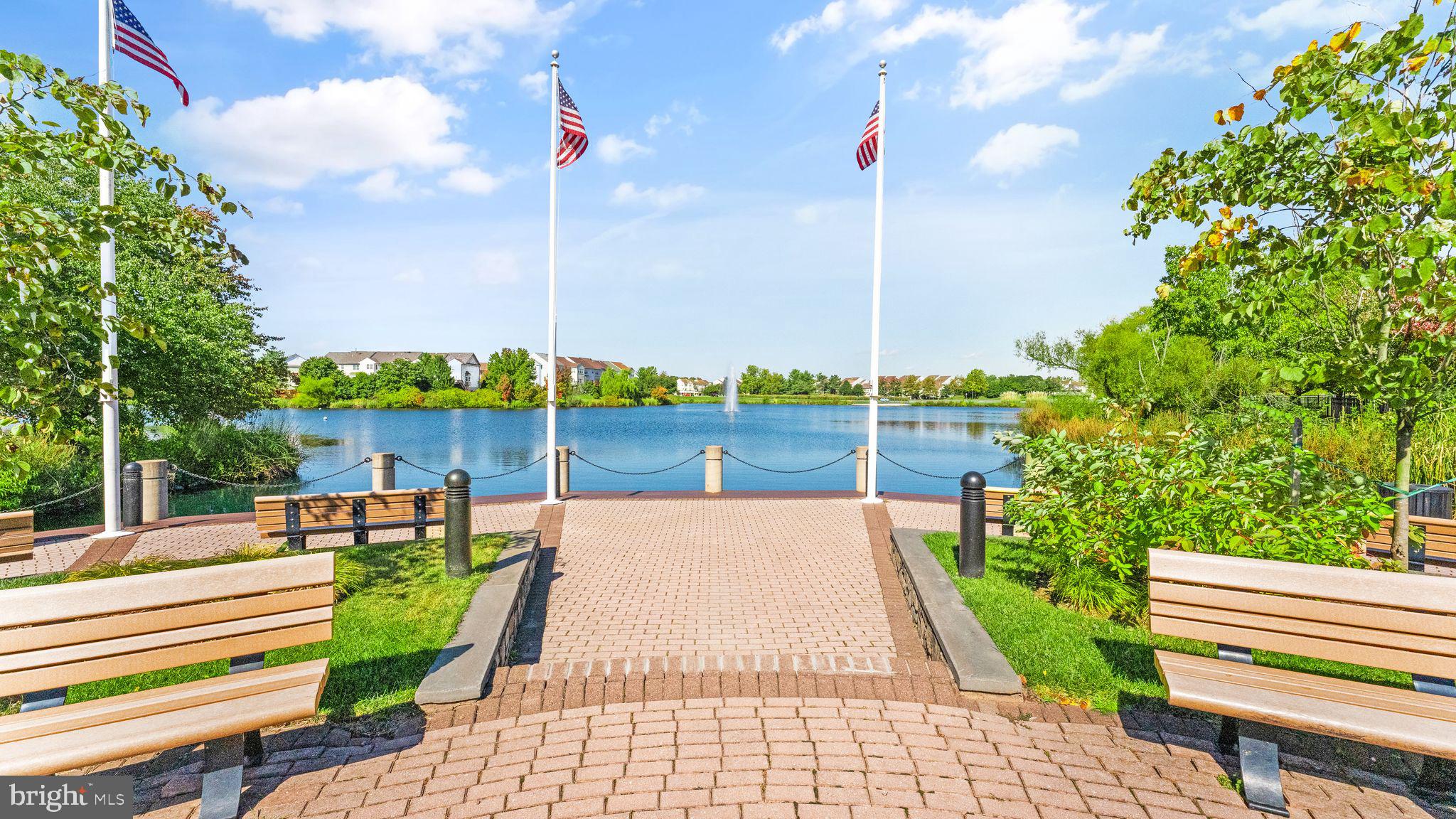 ASHBURN VILLAGE - Residential