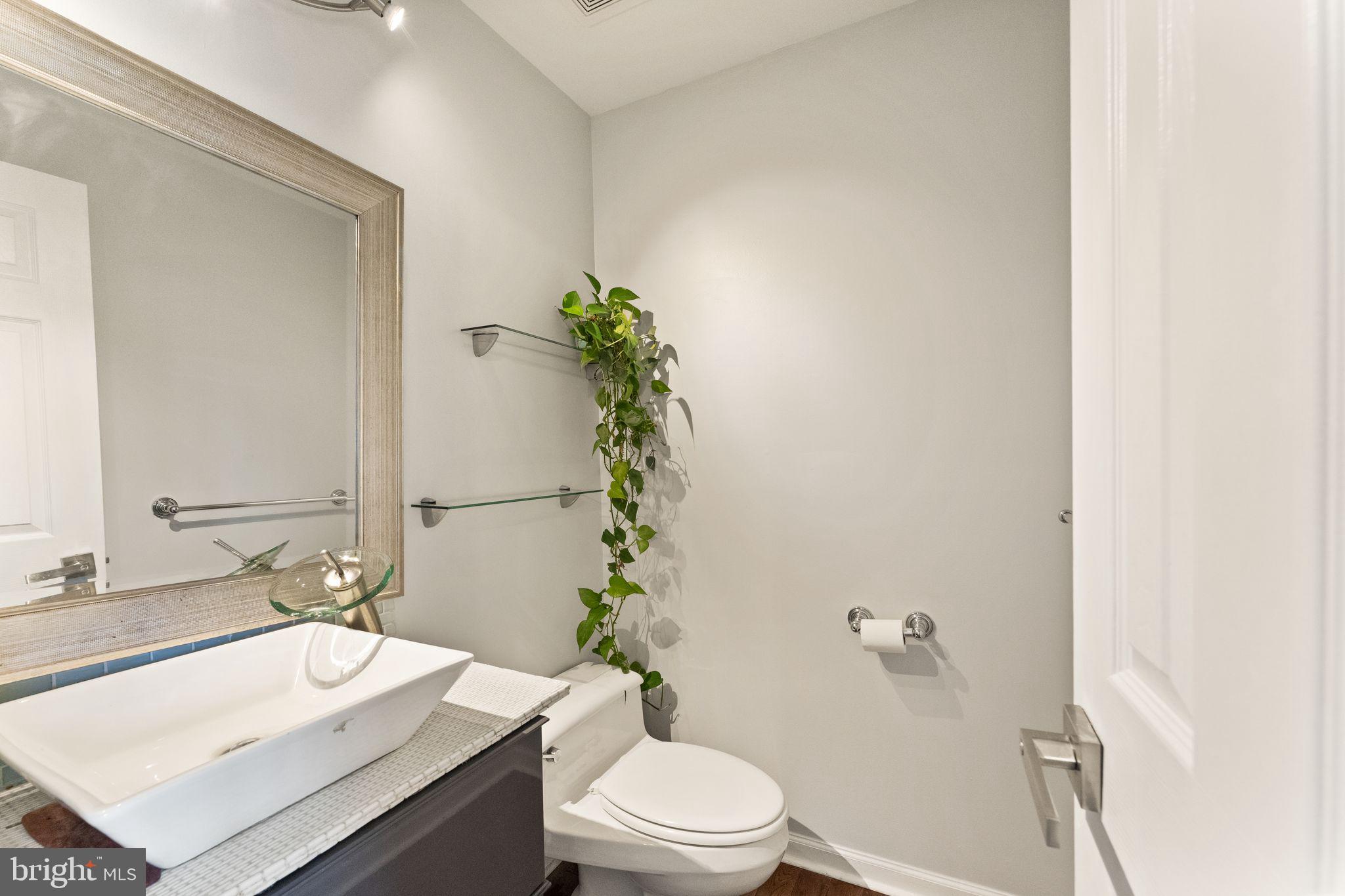 ASHBURN VILLAGE - Residential