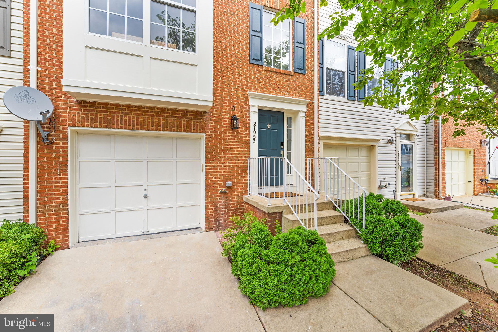 ASHBURN VILLAGE - Residential