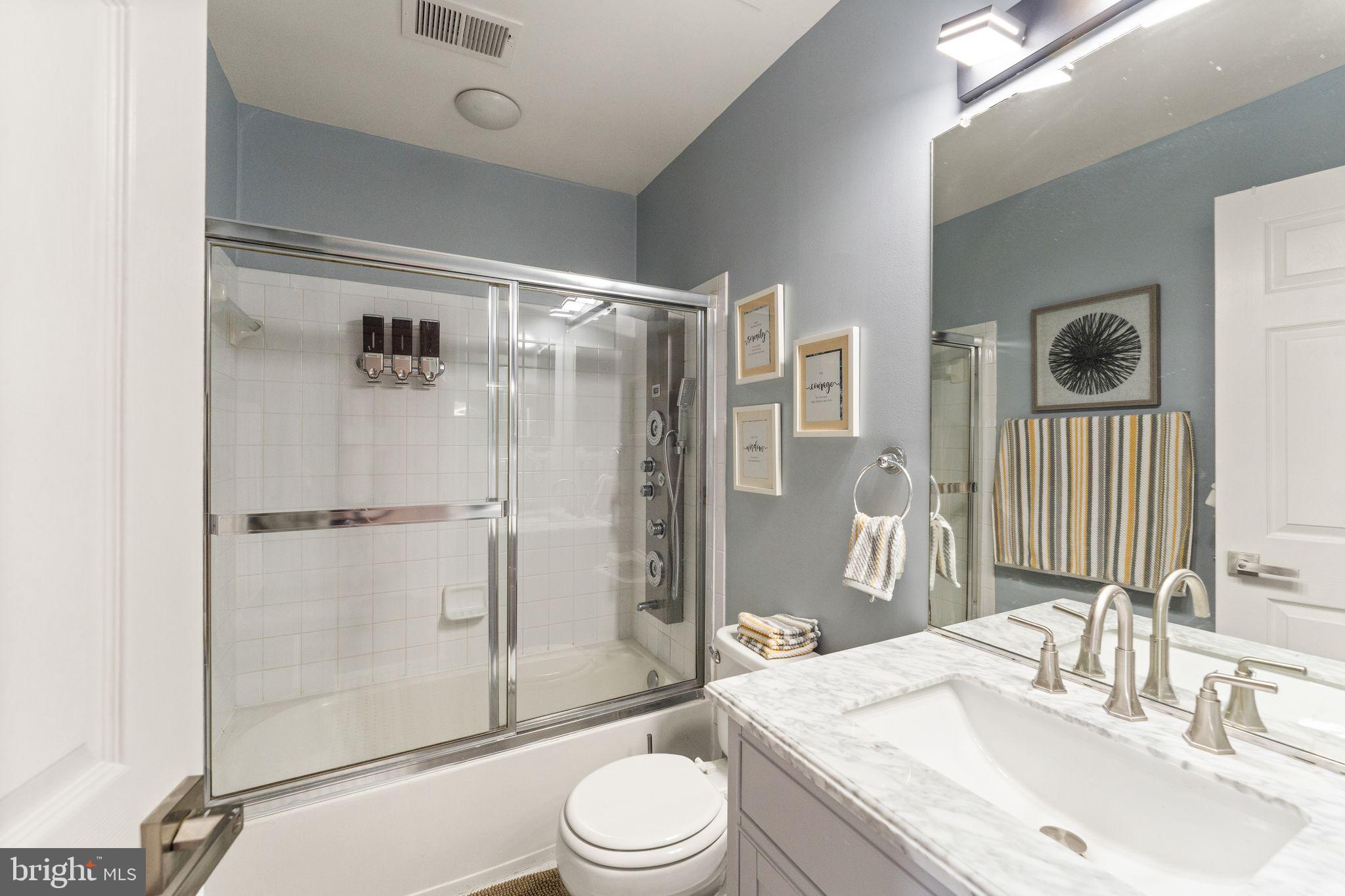 ASHBURN VILLAGE - Residential