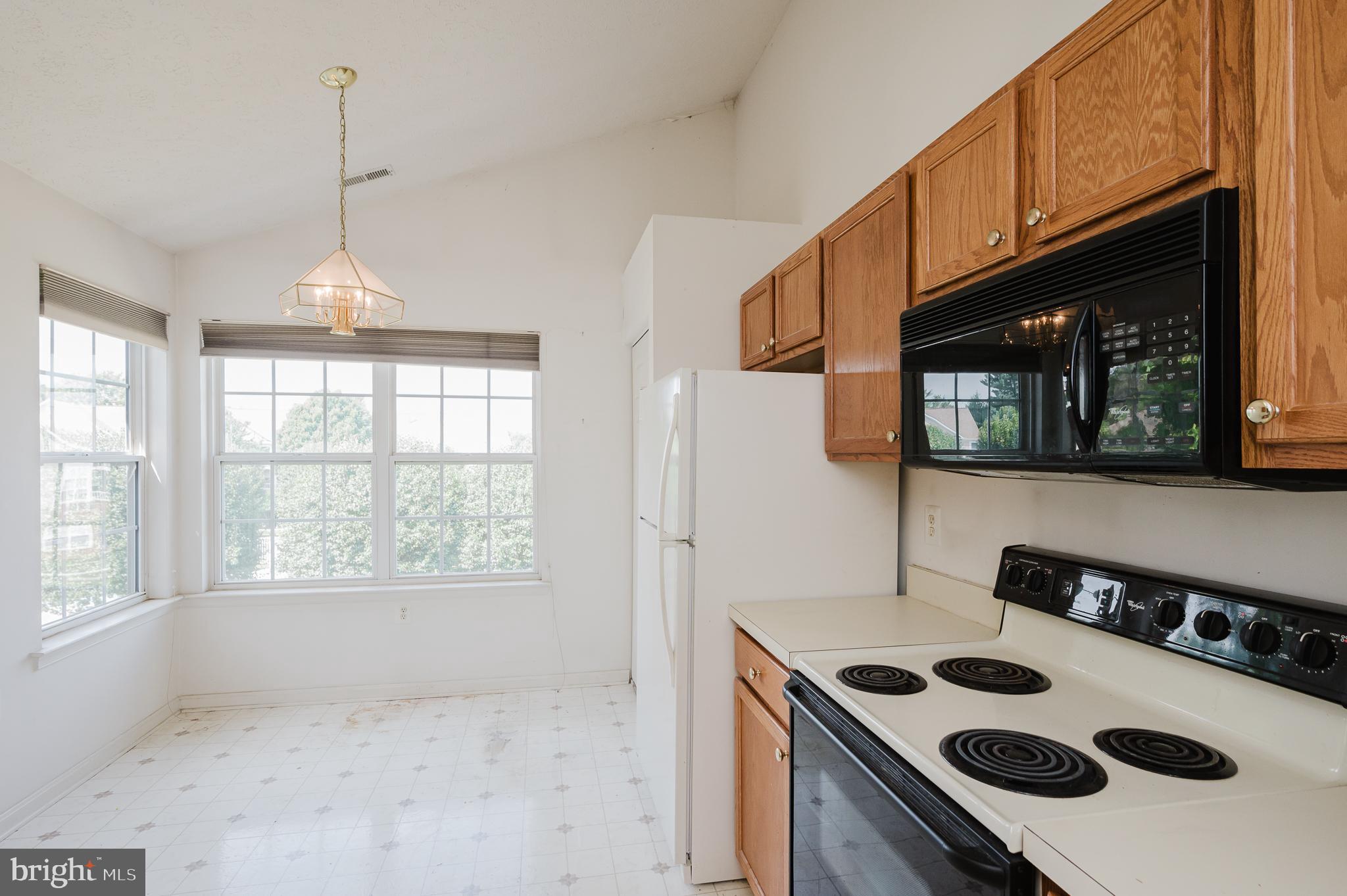 BAYLAND CONDO - Residential