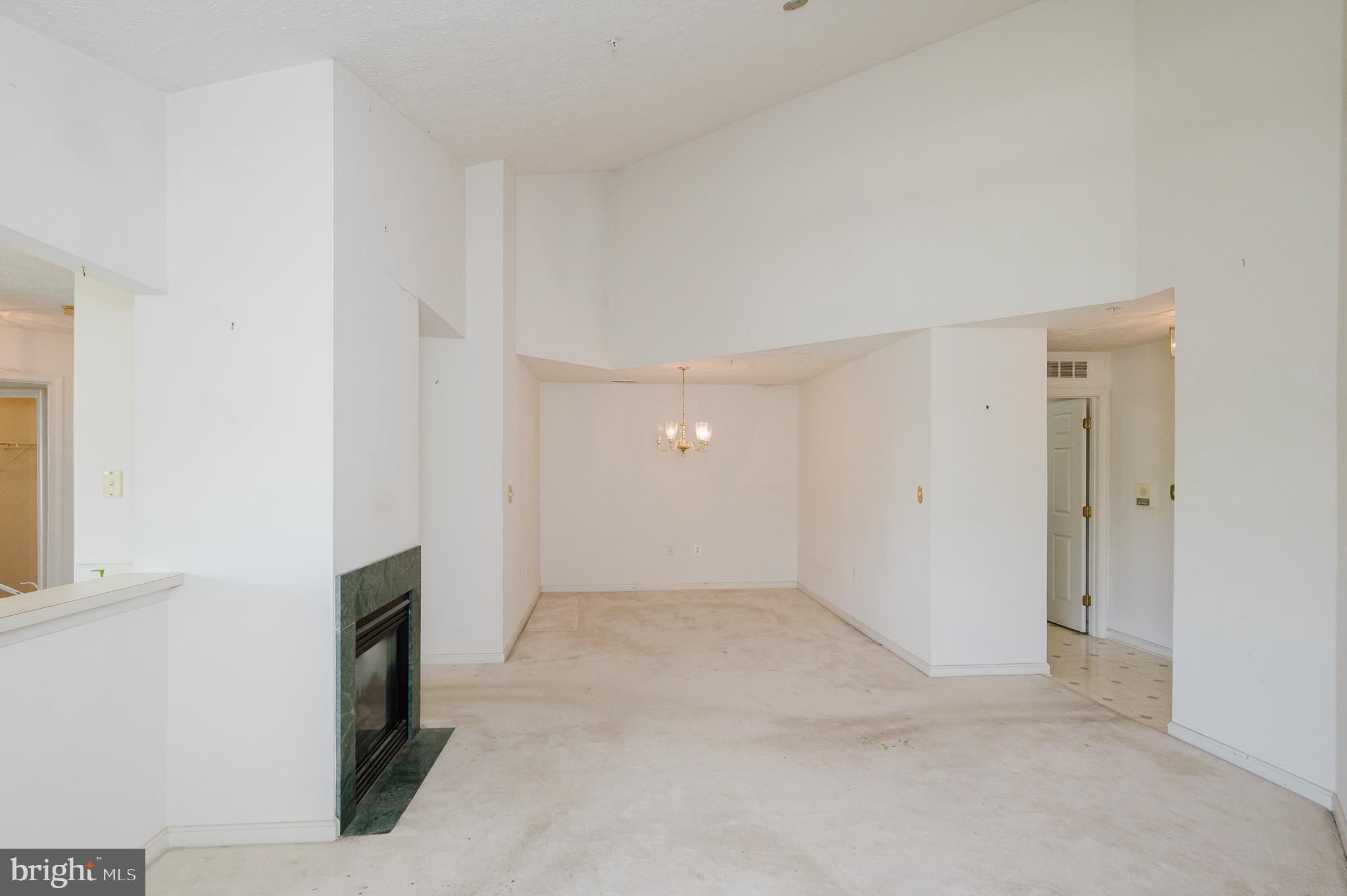 BAYLAND CONDO - Residential