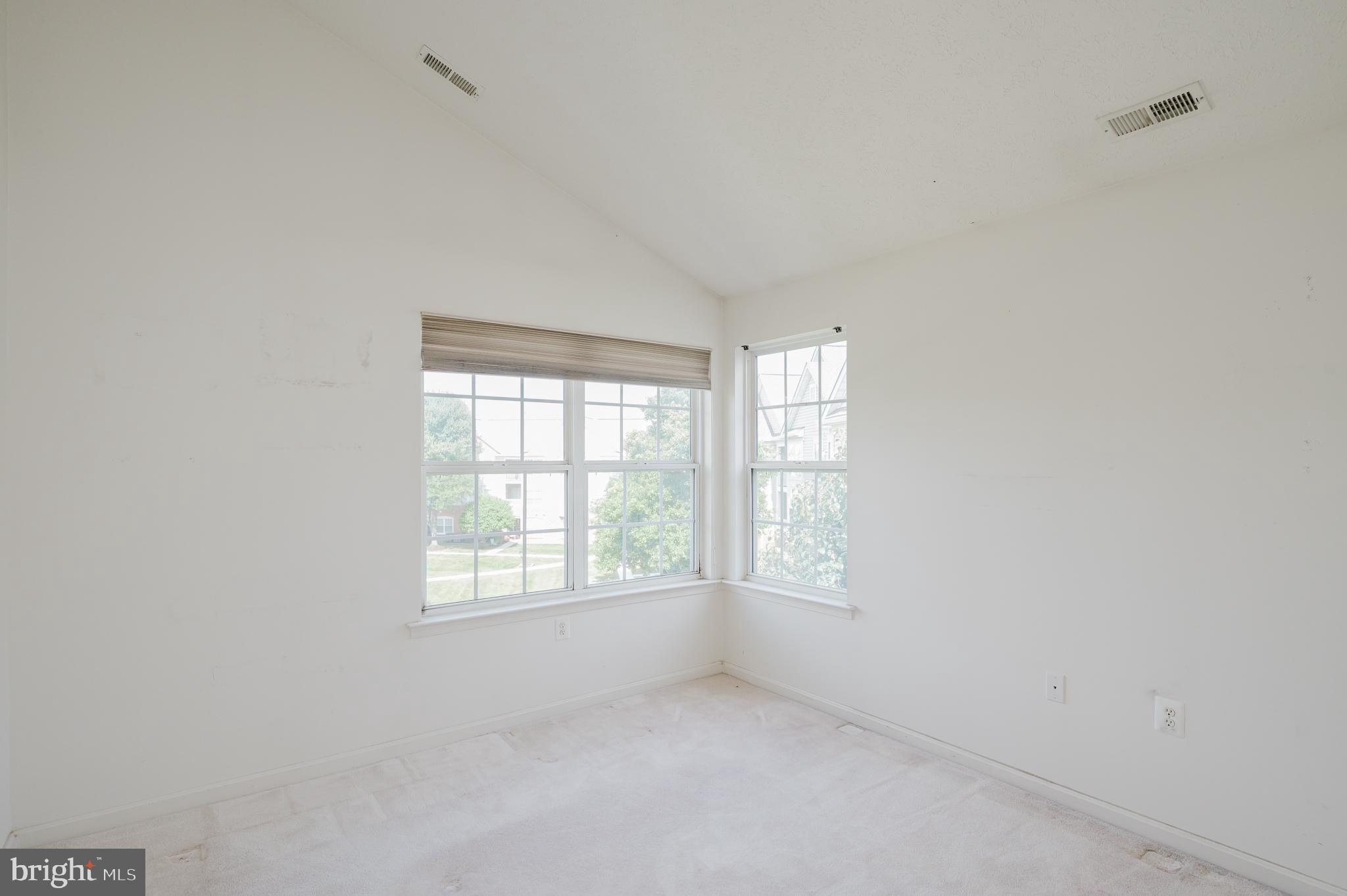 BAYLAND CONDO - Residential