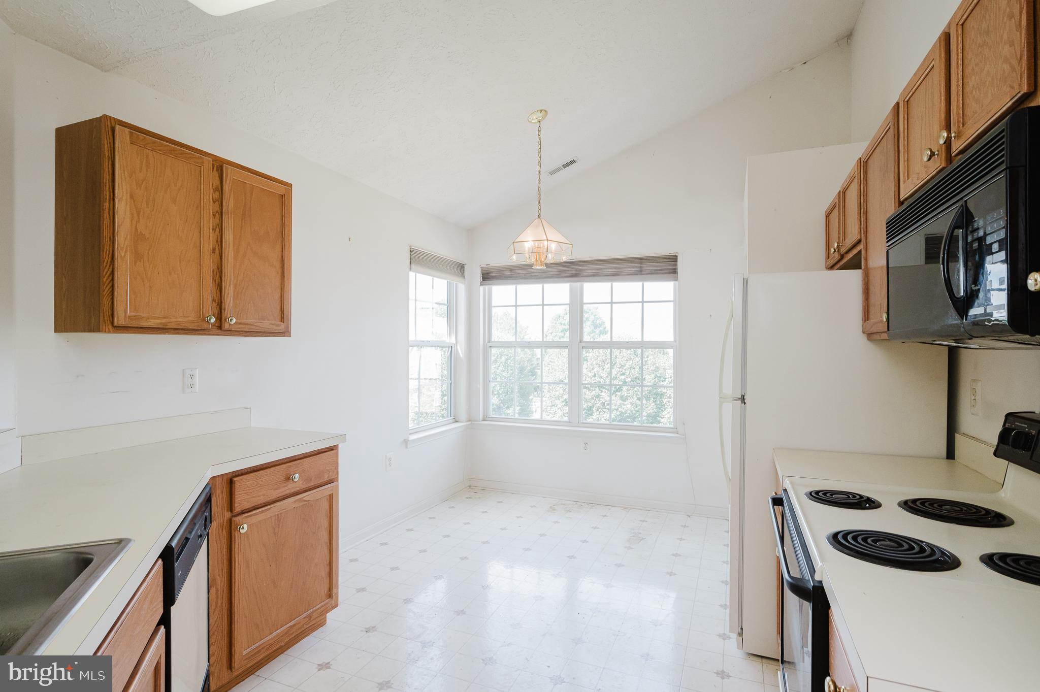 BAYLAND CONDO - Residential